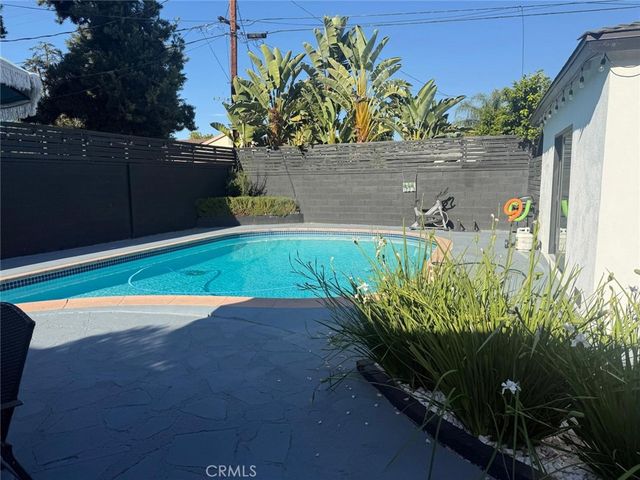 8102 Willis, Panorama City, CA 91402