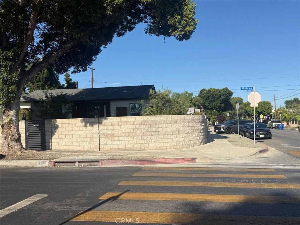 8102 Willis, Panorama City, CA 91402