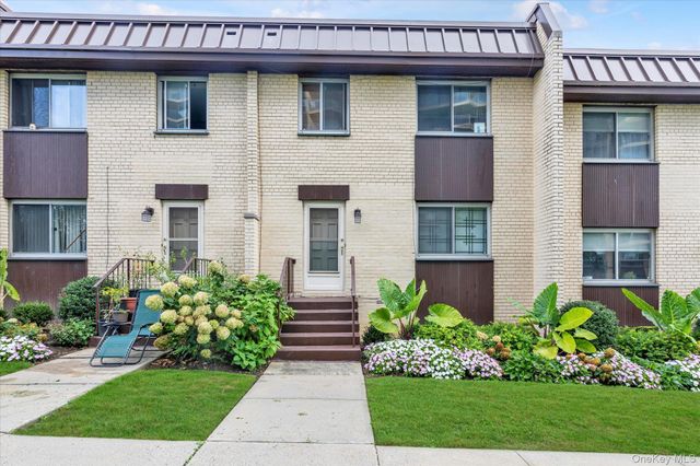 216-16 17th Avenue TH56, Bayside, NY 11360