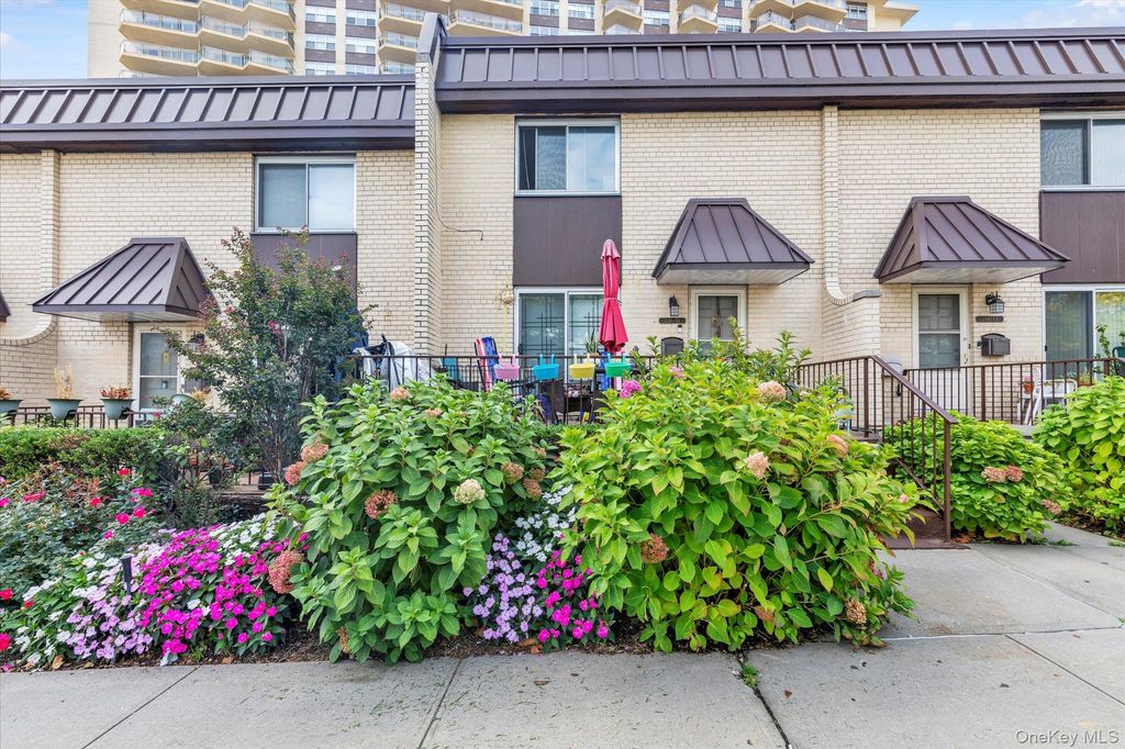 216-16 17th Avenue TH56, Bayside, NY 11360