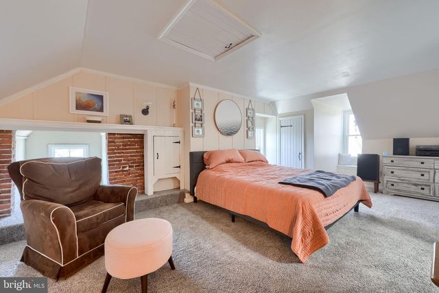 14 W ORANGE ST, Lititz, PA 17543