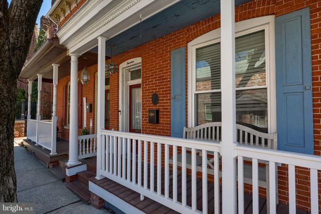 14 W ORANGE ST, Lititz, PA 17543