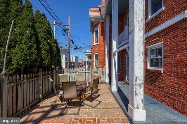 14 W ORANGE ST, Lititz, PA 17543