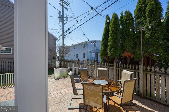 14 W ORANGE ST, Lititz, PA 17543