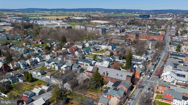 14 W ORANGE ST, Lititz, PA 17543