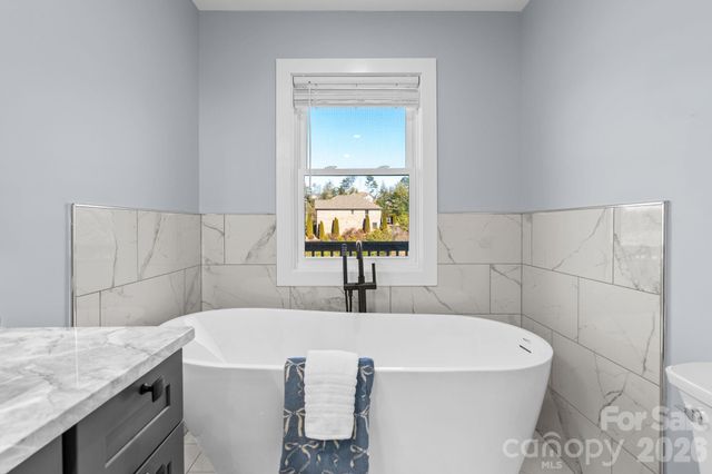 115 Nader Avenue, Weaverville, NC 28787