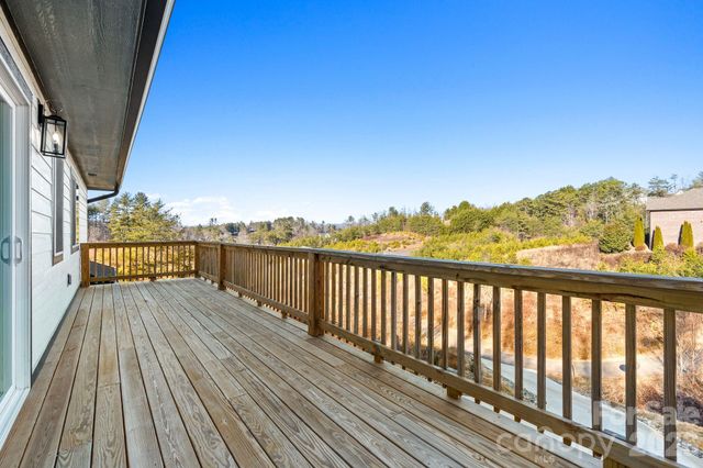 115 Nader Avenue, Weaverville, NC 28787