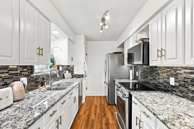 6203 Big Springs Drive, Arlington, TX 76001