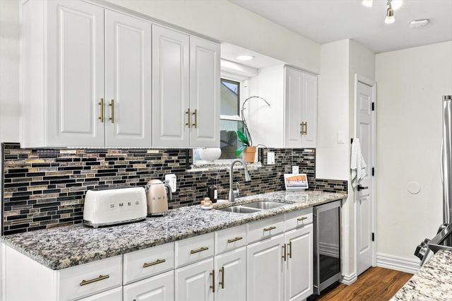 6203 Big Springs Drive, Arlington, TX 76001