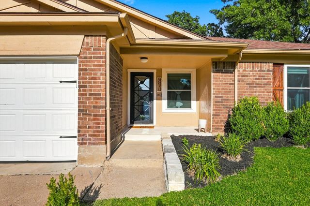 6203 Big Springs Drive, Arlington, TX 76001