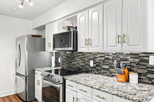6203 Big Springs Drive, Arlington, TX 76001