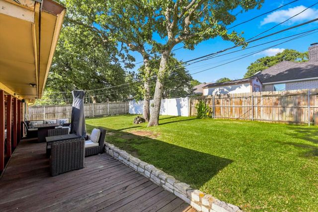 6203 Big Springs Drive, Arlington, TX 76001