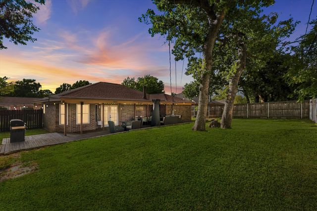 6203 Big Springs Drive, Arlington, TX 76001