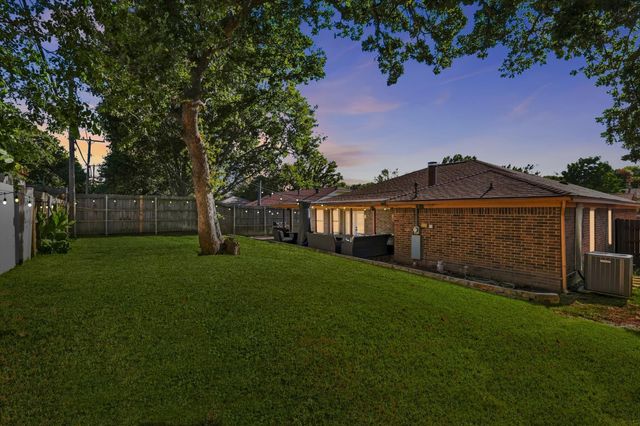 6203 Big Springs Drive, Arlington, TX 76001
