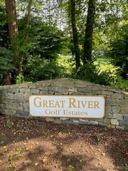 5 Augusta Drive, Milford, CT 06461