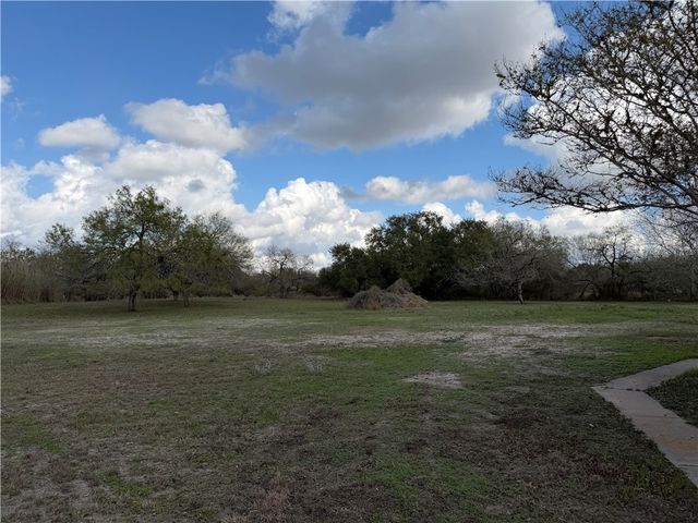 119 County Road 324, Alice, TX 78332