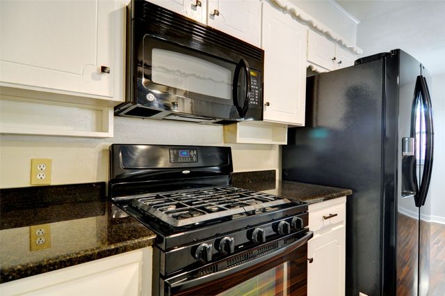 208 Rolling Hills Drive, Aledo, TX 76008