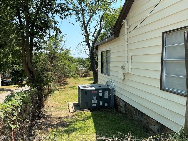 24 Arkansas Street, Van Buren, AR 72956