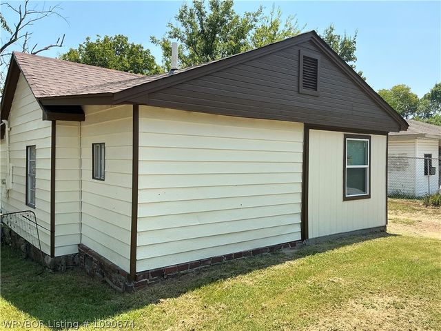 24 Arkansas Street, Van Buren, AR 72956