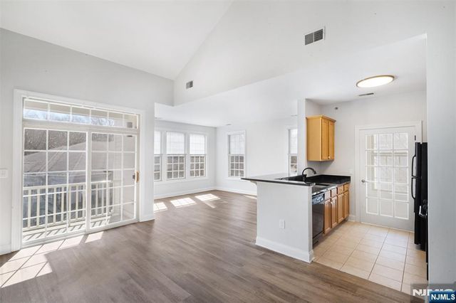1100 Sterling Drive 608, Franklin Lakes, NJ 07417