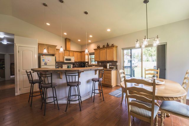52790 Meadow Lane, La Pine, OR 97739