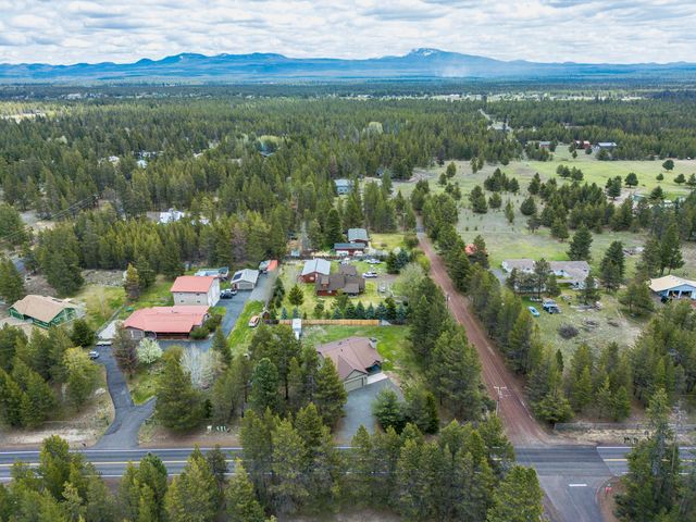 52790 Meadow Lane, La Pine, OR 97739