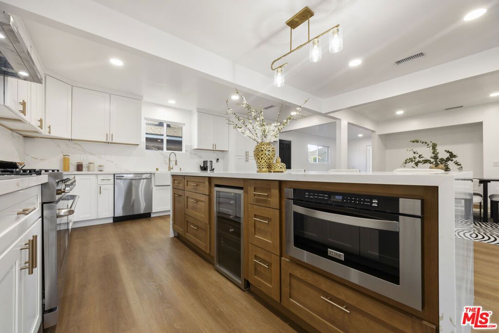 Image 13 of property listing at 19203 Galway Avenue, Carson, CA 90746