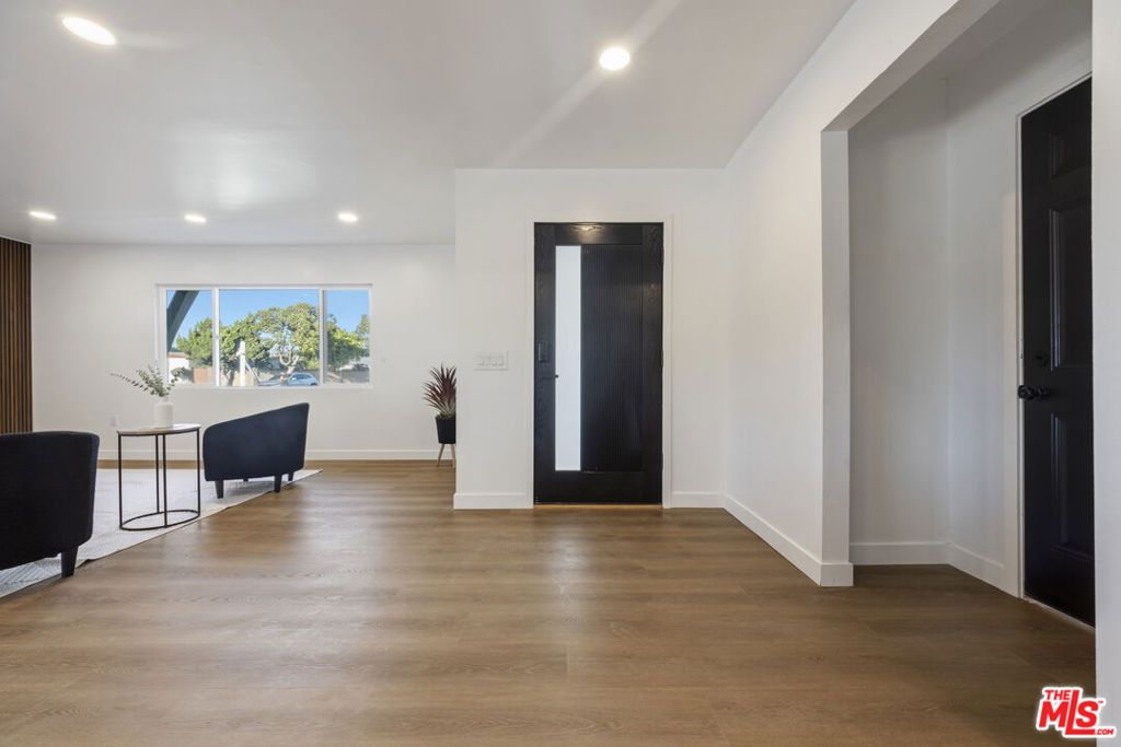 Image 22 of property listing at 19203 Galway Avenue, Carson, CA 90746