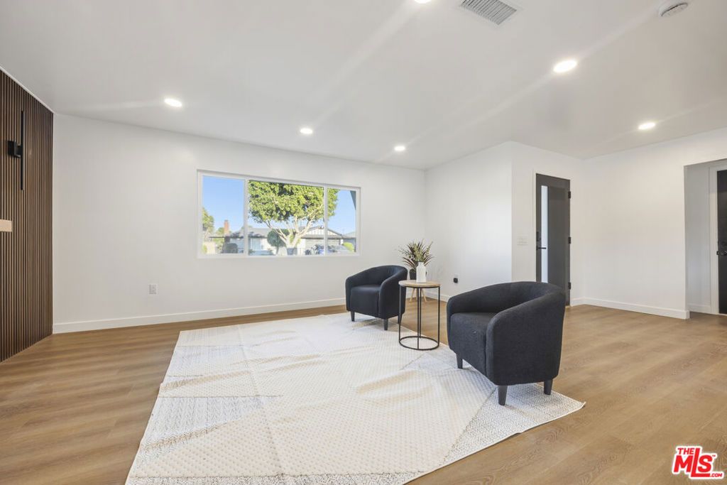 Image 33 of property listing at 19203 Galway Avenue, Carson, CA 90746