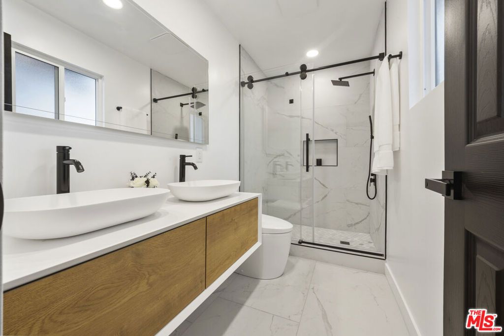 Image 53 of property listing at 19203 Galway Avenue, Carson, CA 90746