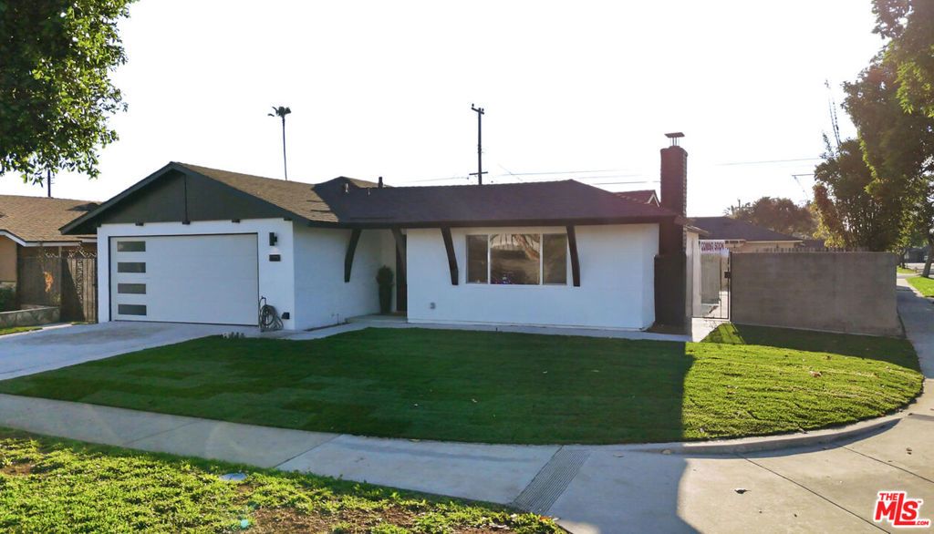Image 6 of property listing at 19203 Galway Avenue, Carson, CA 90746
