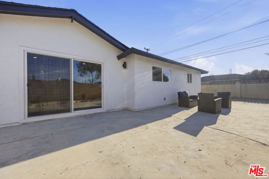 Image 62 of property listing at 19203 Galway Avenue, Carson, CA 90746
