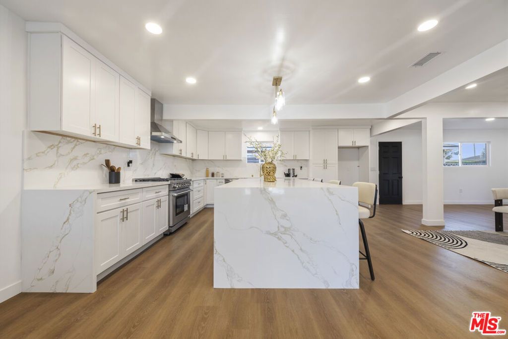 Image 8 of property listing at 19203 Galway Avenue, Carson, CA 90746