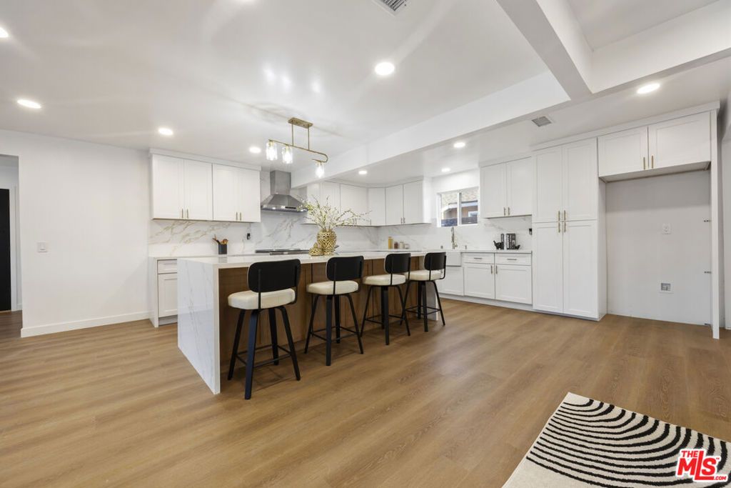 Image 9 of property listing at 19203 Galway Avenue, Carson, CA 90746