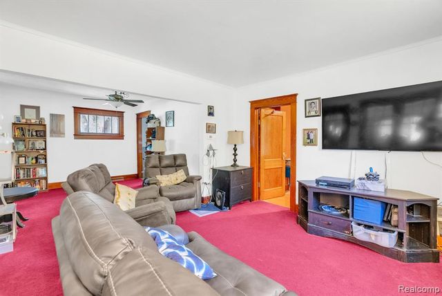 4207 Pine Grove Avenue, Fort Gratiot, MI 48059