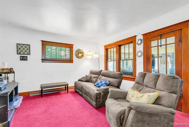 4207 Pine Grove Avenue, Fort Gratiot, MI 48059
