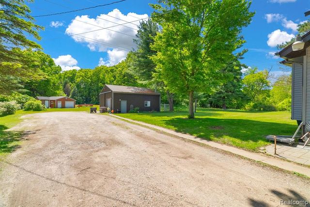 4207 Pine Grove Avenue, Fort Gratiot, MI 48059