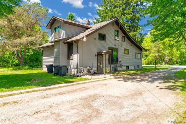 4207 Pine Grove Avenue, Fort Gratiot, MI 48059