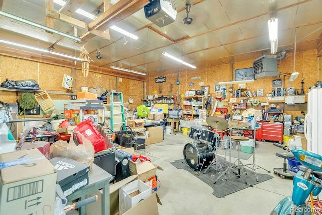 4207 Pine Grove Avenue, Fort Gratiot, MI 48059