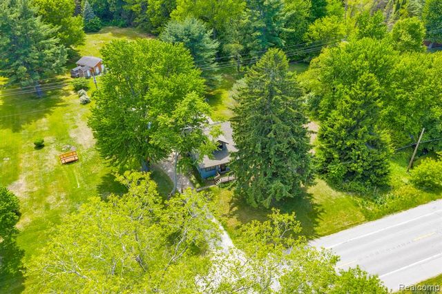 4207 Pine Grove Avenue, Fort Gratiot, MI 48059