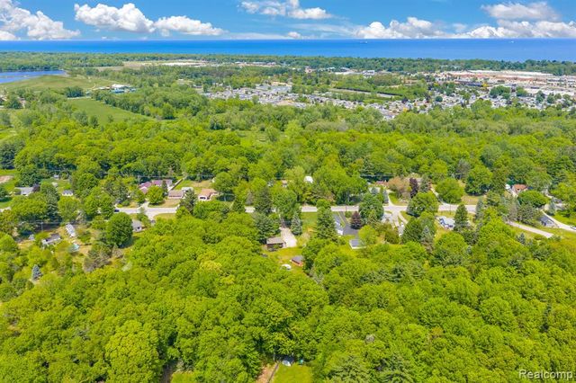 4207 Pine Grove Avenue, Fort Gratiot, MI 48059