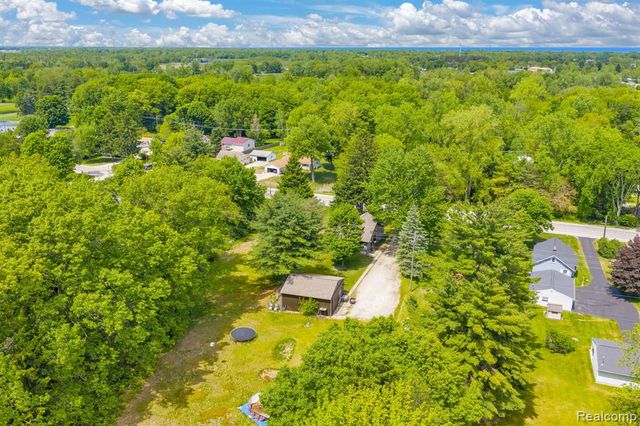 4207 Pine Grove Avenue, Fort Gratiot, MI 48059
