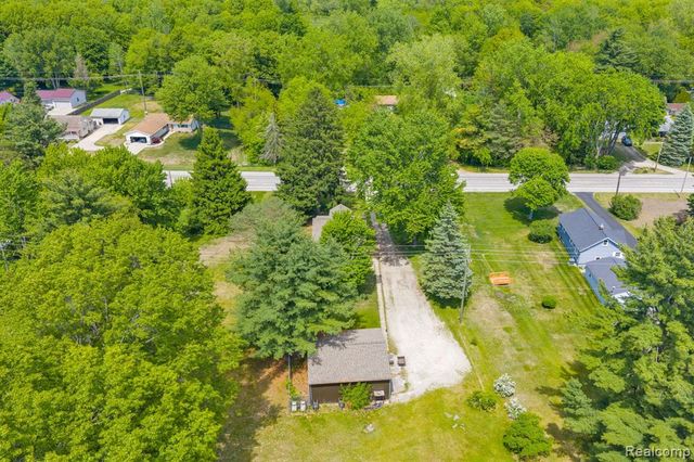 4207 Pine Grove Avenue, Fort Gratiot, MI 48059