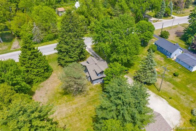 4207 Pine Grove Avenue, Fort Gratiot, MI 48059