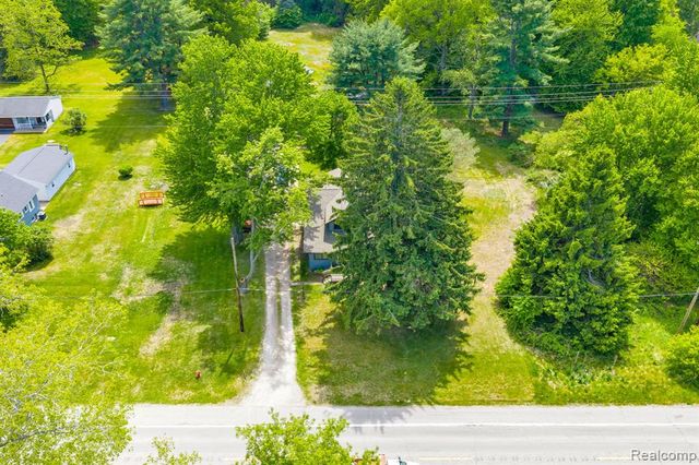 4207 Pine Grove Avenue, Fort Gratiot, MI 48059