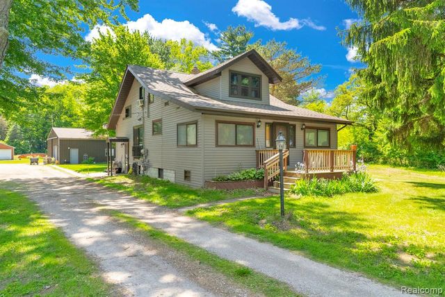 4207 Pine Grove Avenue, Fort Gratiot, MI 48059