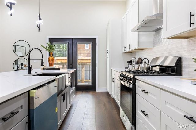 4209 Norfolk Avenue, St Louis, MO 63110