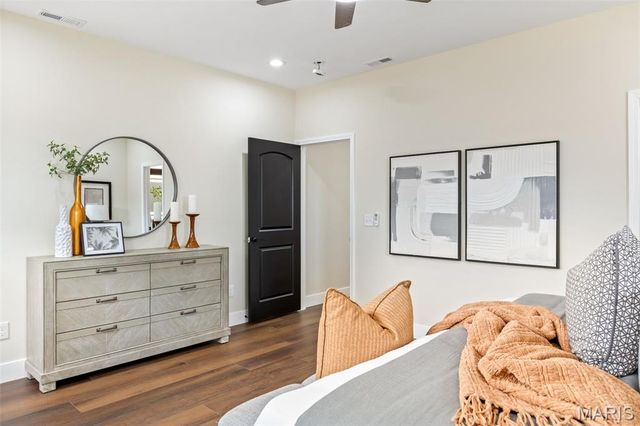 4209 Norfolk Avenue, St Louis, MO 63110