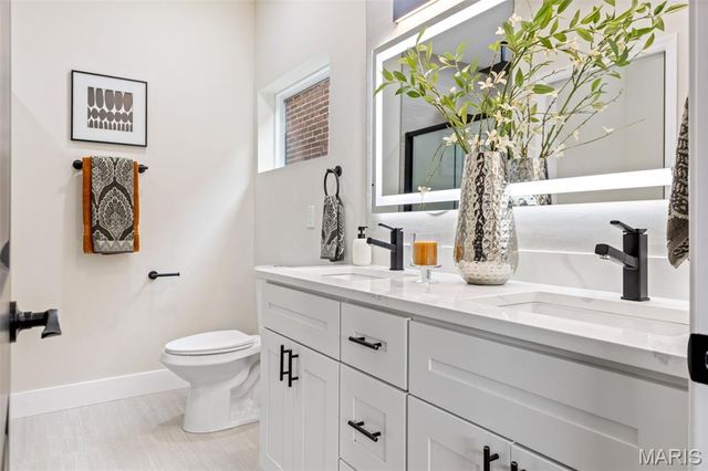 4209 Norfolk Avenue, St Louis, MO 63110