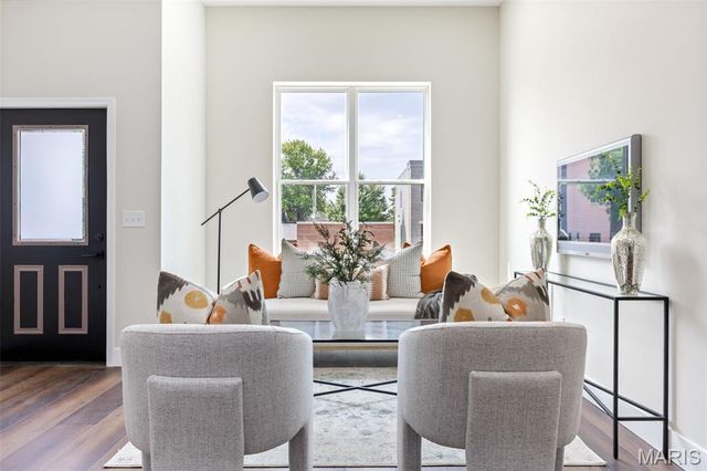 4209 Norfolk Avenue, St Louis, MO 63110